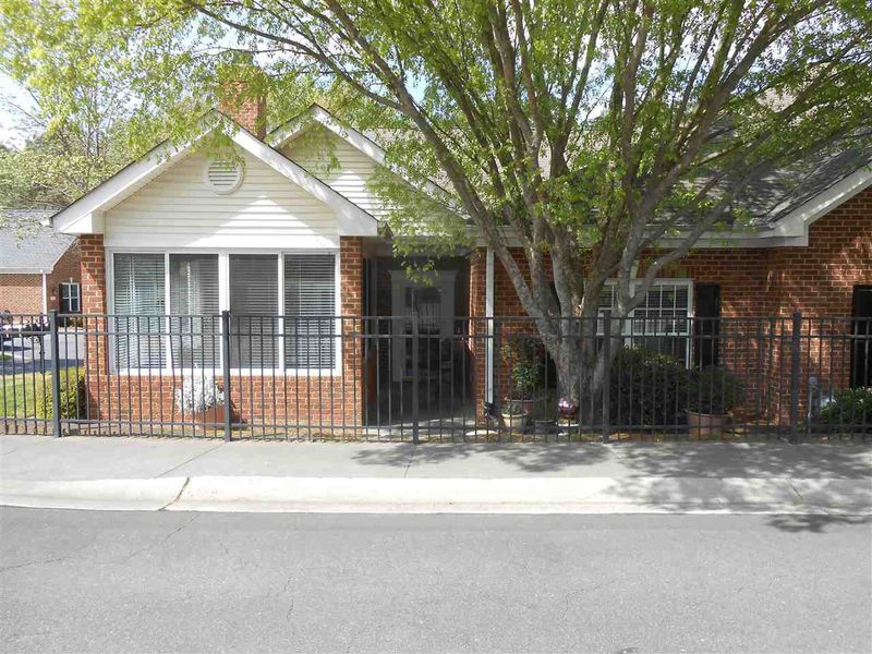 4800 Westhall Ct, Raleigh, NC 27612