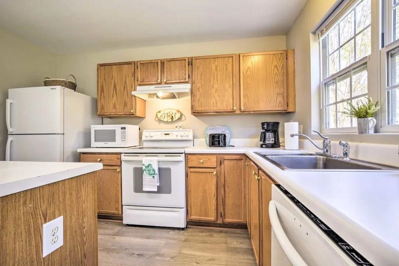 4801 Loganshire Ln, Raleigh, NC 27616