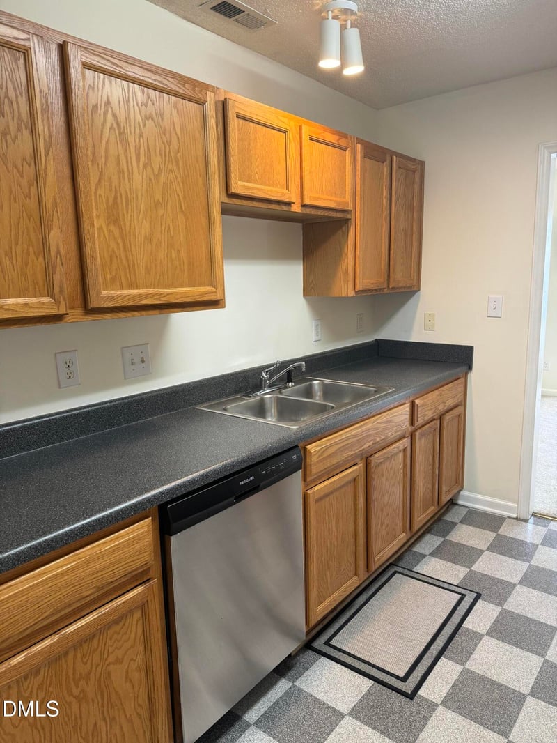 4803 Tanglewood Oaks St, Raleigh, NC 27610
