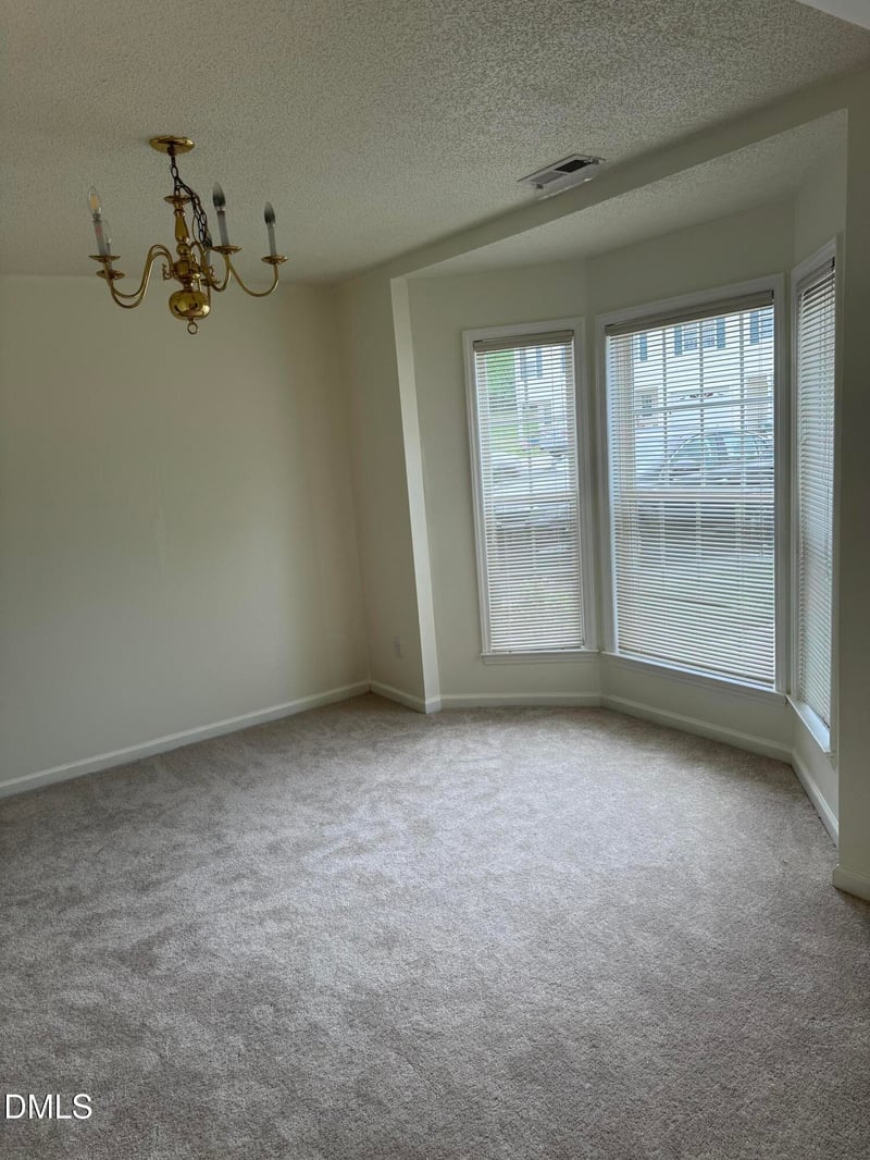 4803 Tanglewood Oaks St, Raleigh, NC 27610