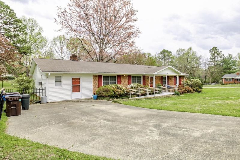 4804 Kinlock Dr, Durham, NC 27712
