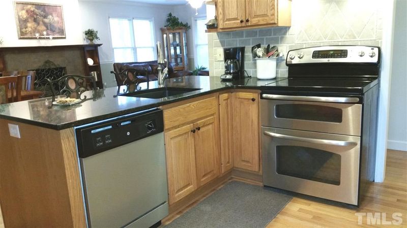4804 Pointe Pl, Durham, NC 27712