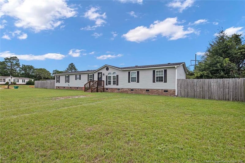 4805 Burgaw Dr, Fayetteville, NC 28306