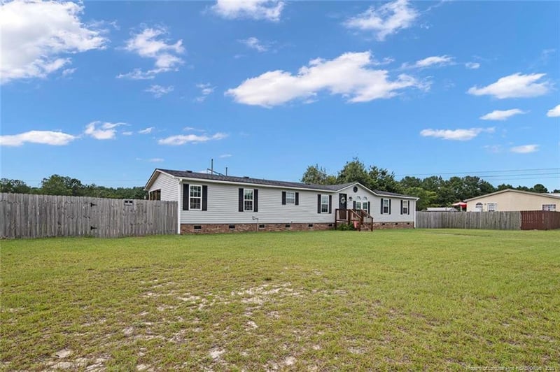 4805 Burgaw Dr, Fayetteville, NC 28306