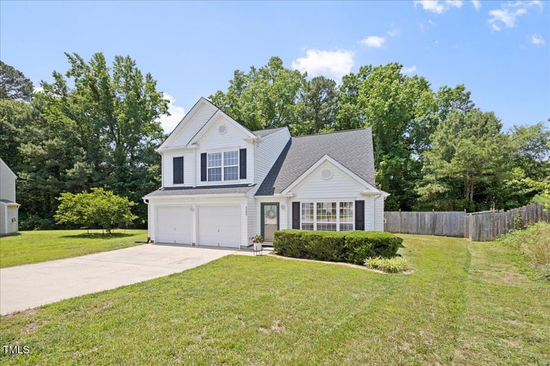 4805 Castle Crest Ct, Raleigh, NC 27616