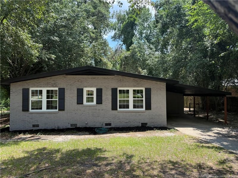 4805 Ellsworth Dr, Fayetteville, NC 28304