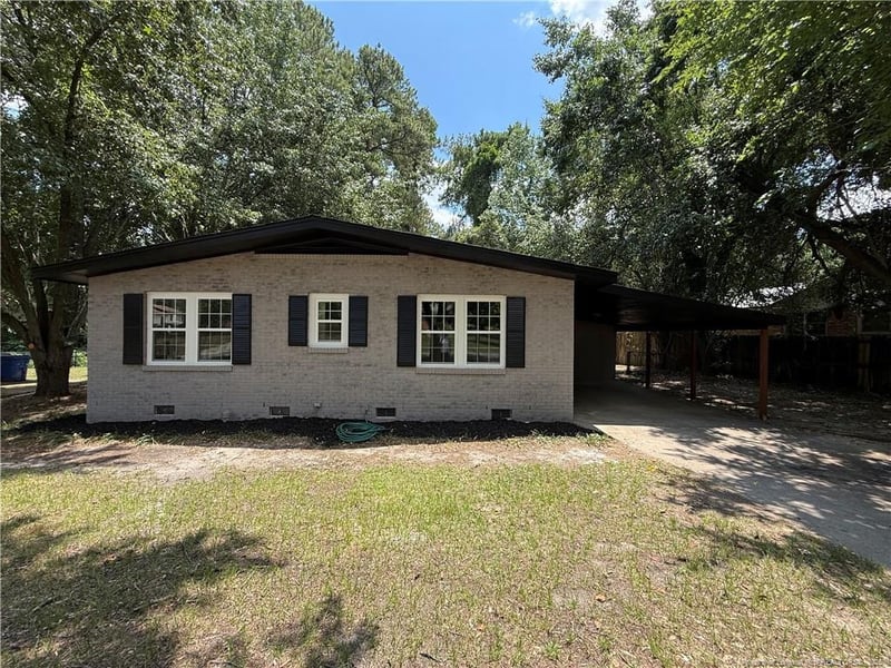 4805 Ellsworth Dr, Fayetteville, NC 28304