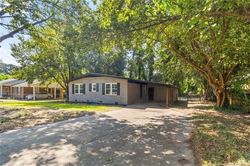 4805 Ellsworth Dr, Fayetteville, NC 28304