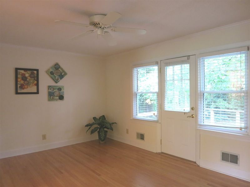 4805 Glen Forest Dr, Raleigh, NC 27612