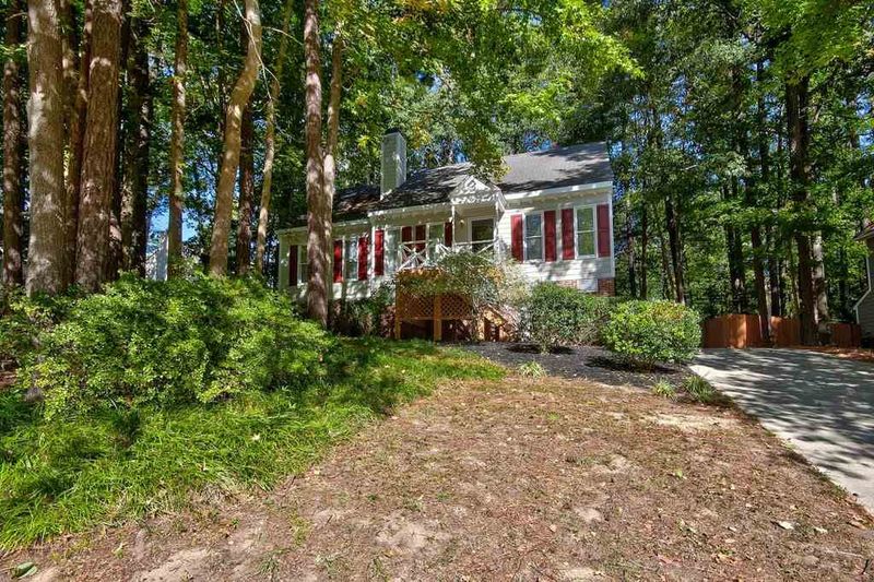4805 Hedgerow Dr, Raleigh, NC 27616