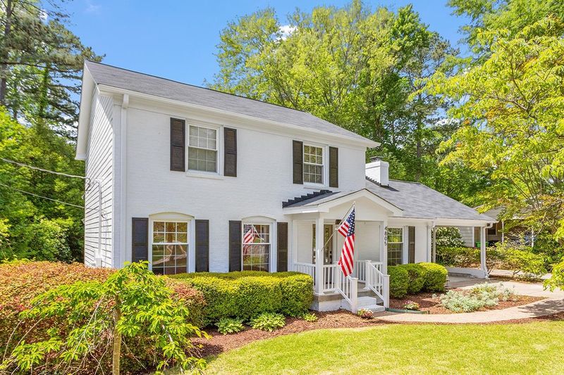 4805 Stonehill Dr, Raleigh, NC 27609