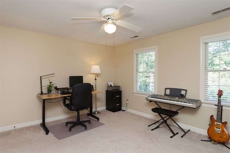 4807 Fortunes Ridge Dr, Durham, NC 27713