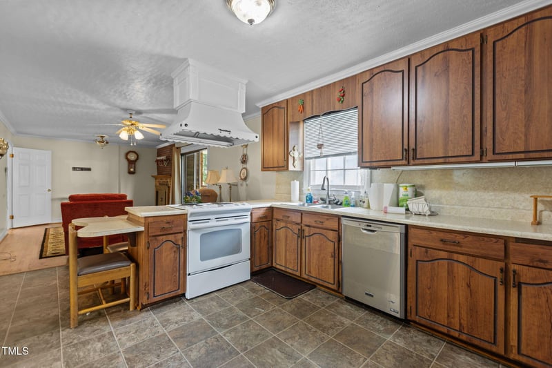 4807 Greenbrier Rd, Raleigh, NC 27603