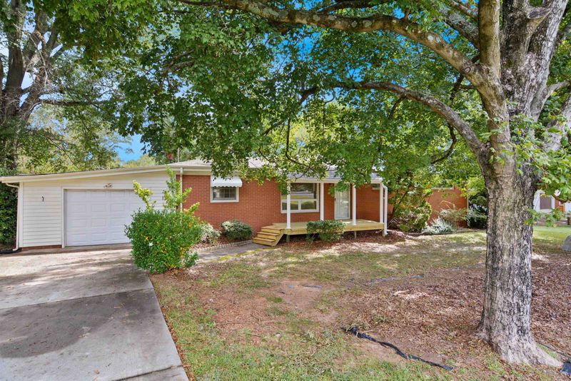 4808 Dillard Dr, Raleigh, NC 27606