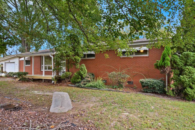 4808 Dillard Dr, Raleigh, NC 27606