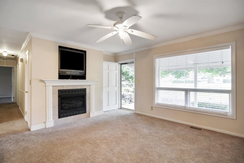 4808 Dillard Dr, Raleigh, NC 27606