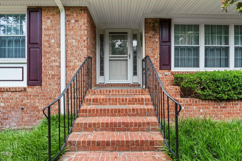 4809 Connell Dr, Raleigh, NC 27612