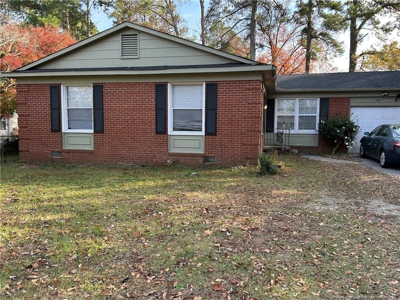 481 Waterbury Dr, Fayetteville, NC 28311