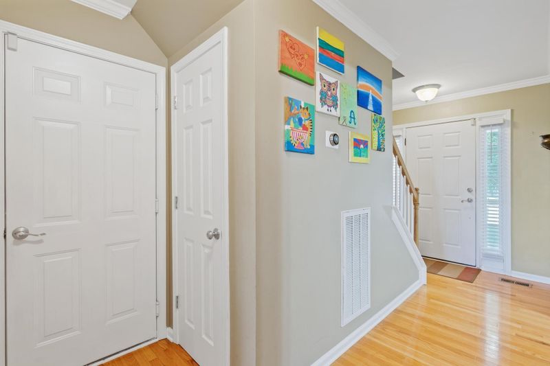 4812 Dresden Village Dr, Raleigh, NC 27604
