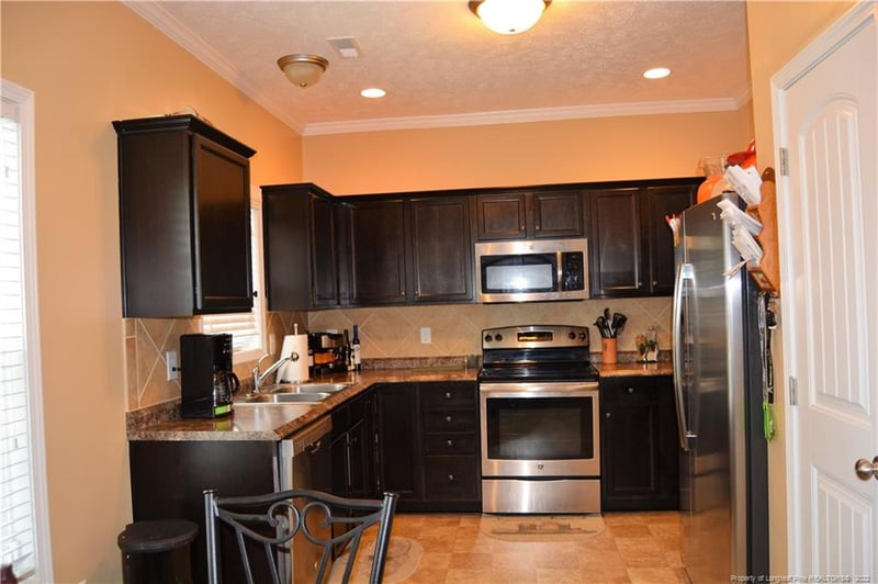 4813 Cedar Pass Dr, Hope Mills, NC 28348