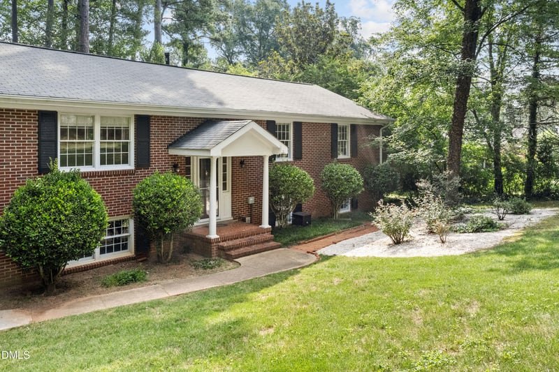 4816 Deerwood Dr, Raleigh, NC 27612