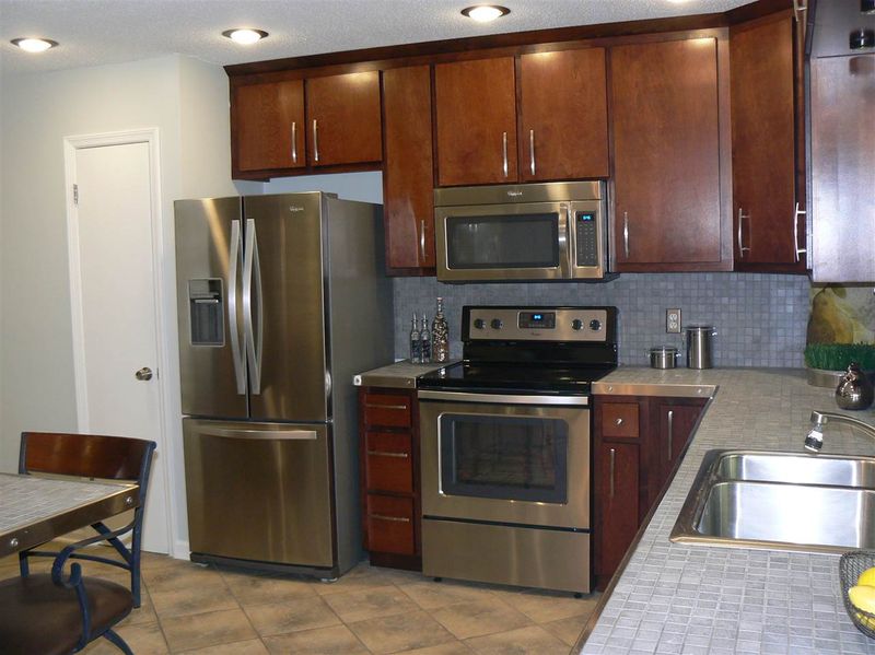 4816 Pointe Pl, Durham, NC 27712