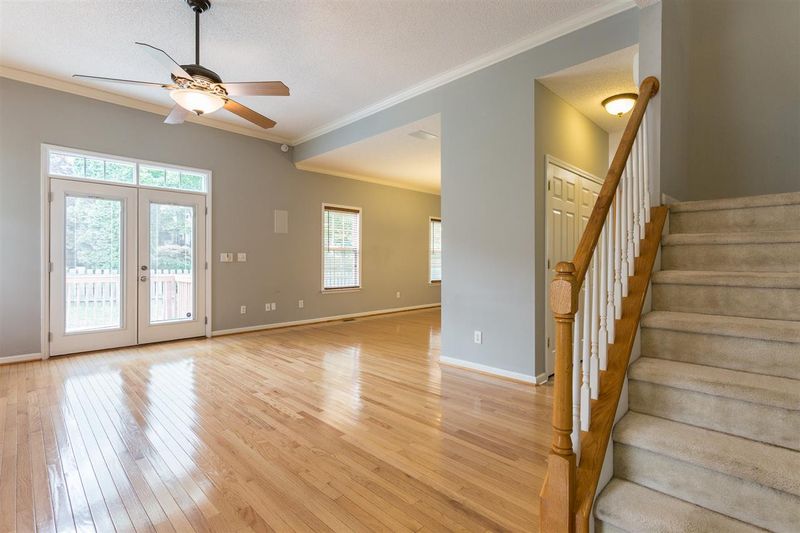 4817 Delta Lake Dr, Raleigh, NC 27612