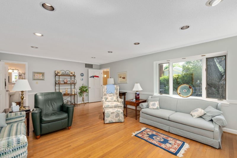 4817 Glen Forest Dr, Raleigh, NC 27612