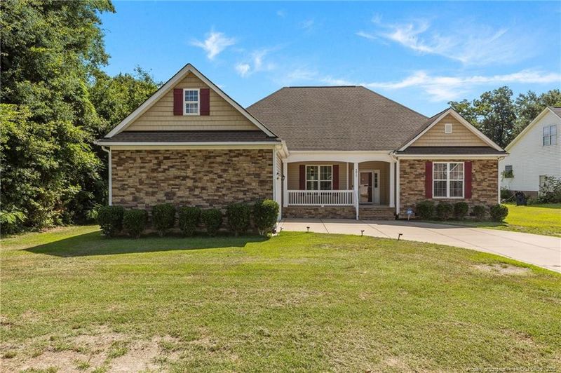 4817 Kiara Dr, Hope Mills, NC 28348