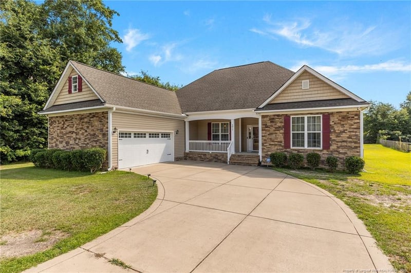 4817 Kiara Dr, Hope Mills, NC 28348