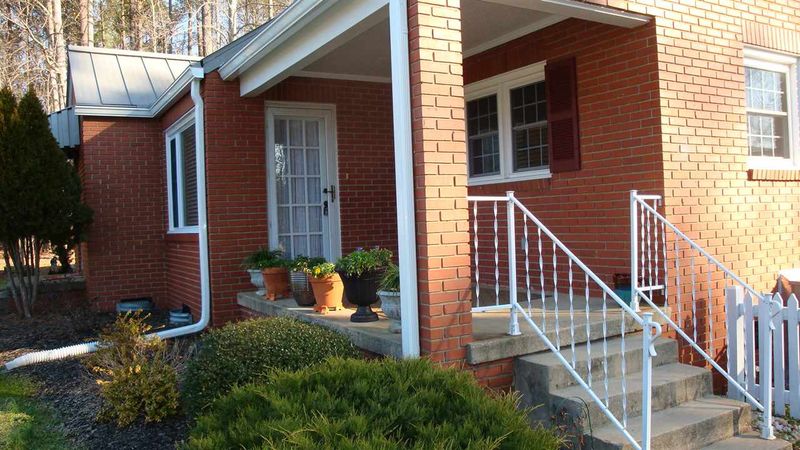 482 Old Graham Rd, Pittsboro, NC 27312
