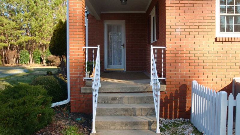 482 Old Graham Rd, Pittsboro, NC 27312