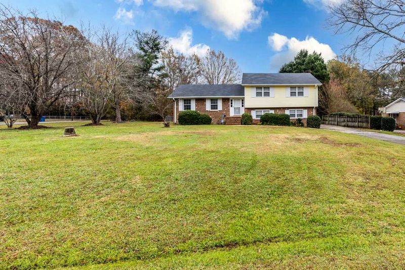 4820 Reigal Wood Rd, Durham, NC 27712