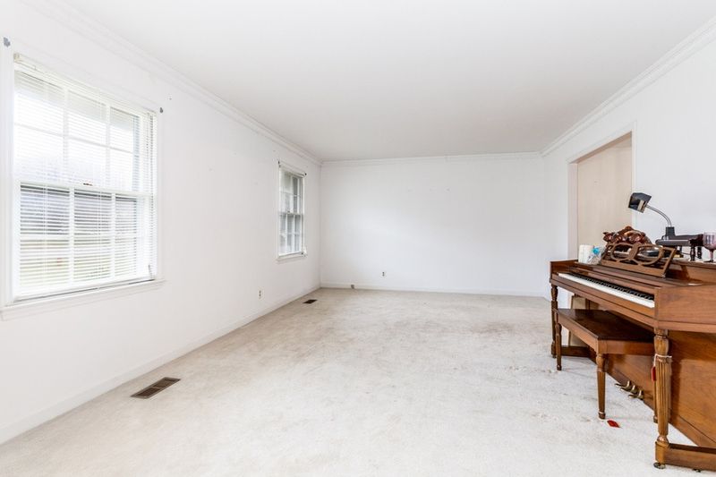 4820 Reigal Wood Rd, Durham, NC 27712