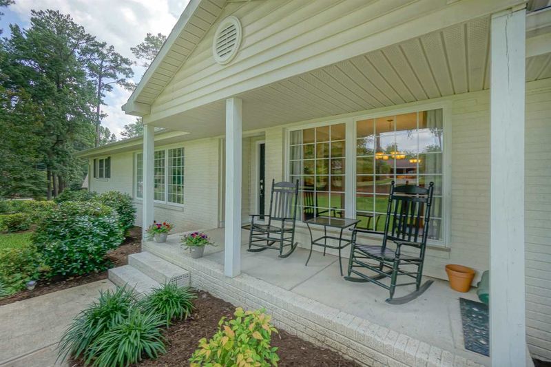 4821 Brookhaven Dr, Raleigh, NC 27612