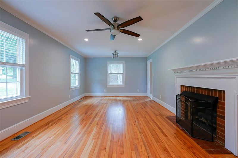 4821 Glen Forest Dr, Raleigh, NC 27612