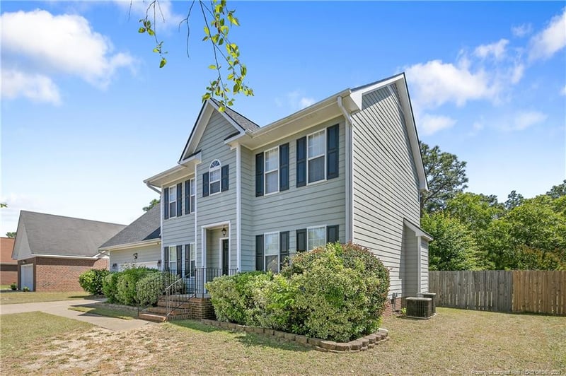 4821 Miranda Dr, Hope Mills, NC 28348