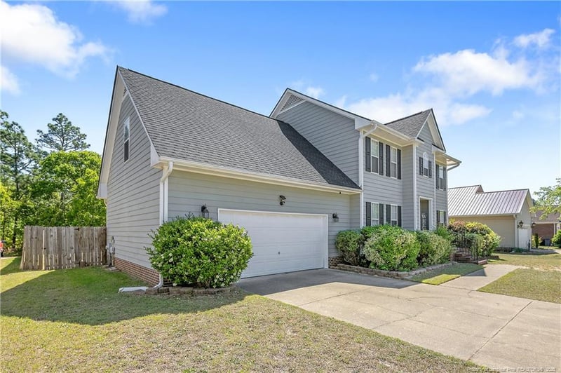 4821 Miranda Dr, Hope Mills, NC 28348