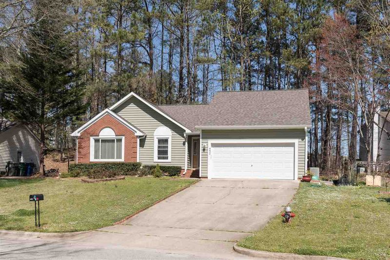 4825 Hedgerow, Raleigh, NC 27616
