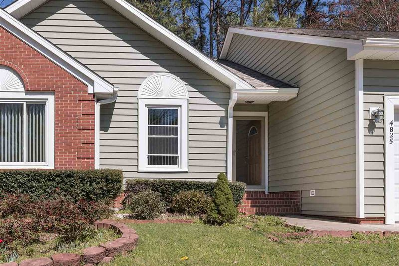 4825 Hedgerow, Raleigh, NC 27616