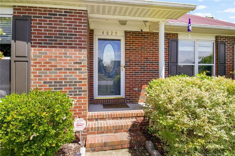 4825 Miranda Dr, Hope Mills, NC 28348