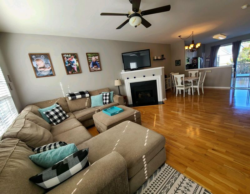 4827 Wyatt Brook Way, Raleigh, NC 27609