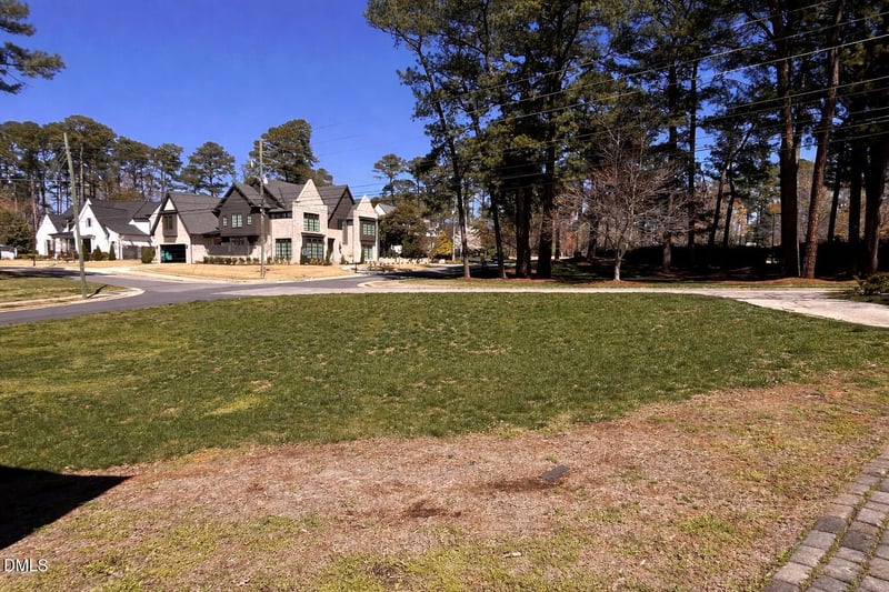 4829 Yadkin Dr, Raleigh, NC 27609