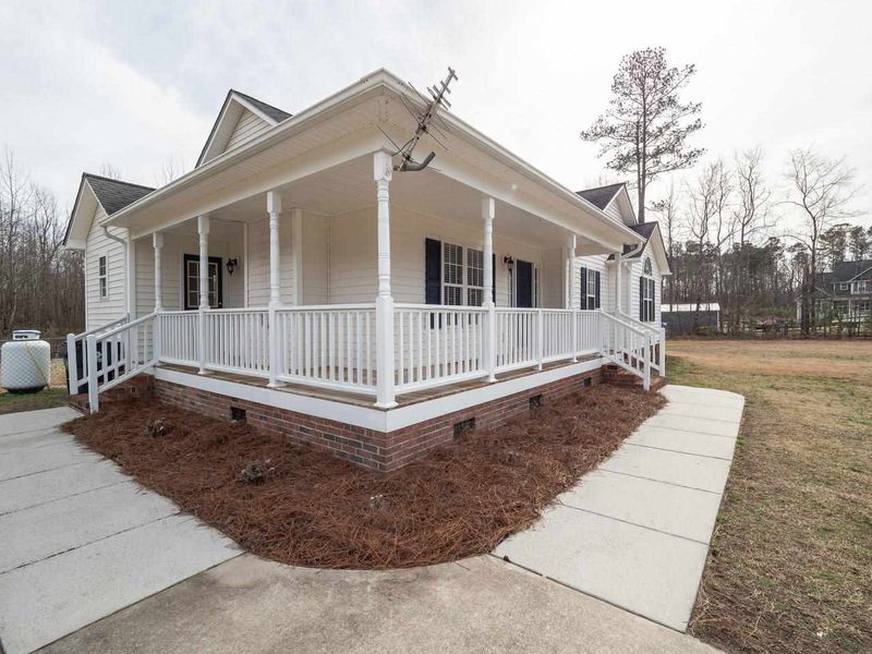483 Wyndfall Ln, Clayton, NC 27527