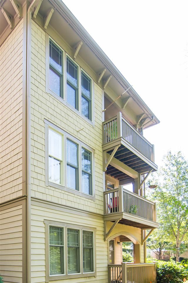 4831 Crestmore Rd #201, Raleigh, NC 27612