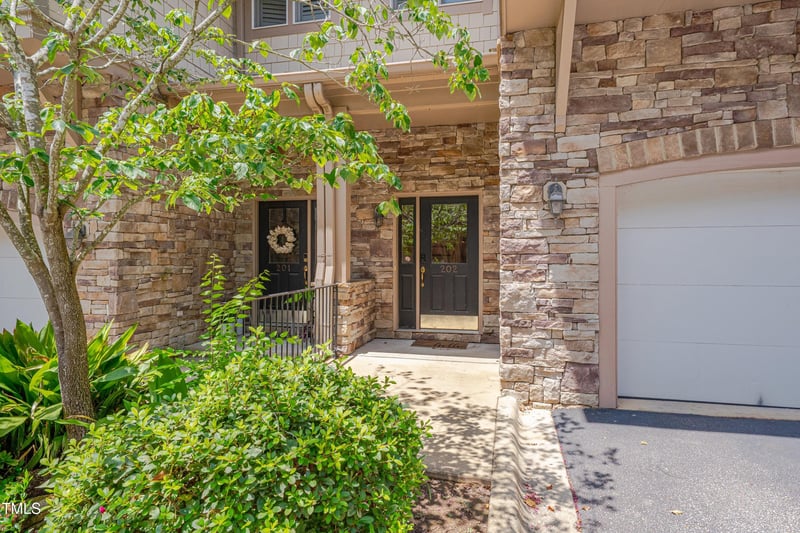 4831 Crestmore Rd #202, Raleigh, NC 27612