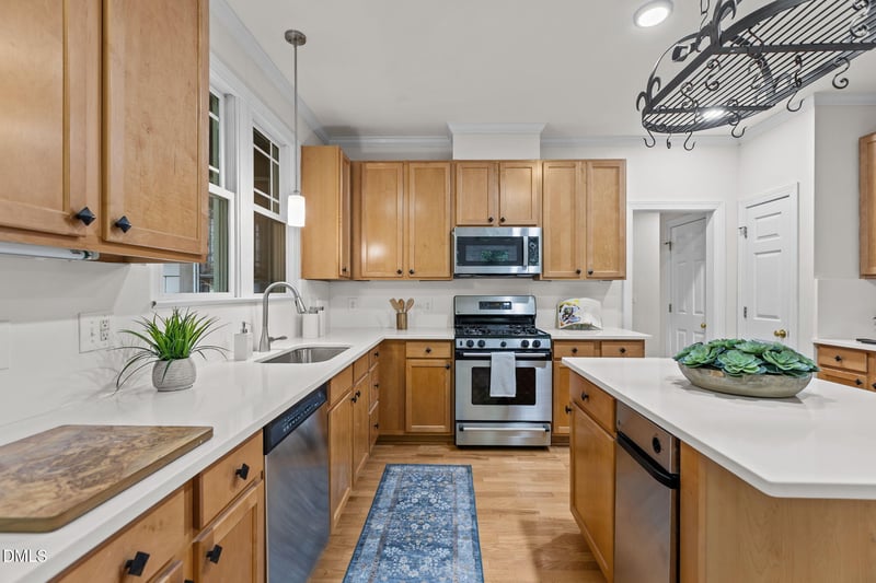 4831 Crestmore Rd #202, Raleigh, NC 27612