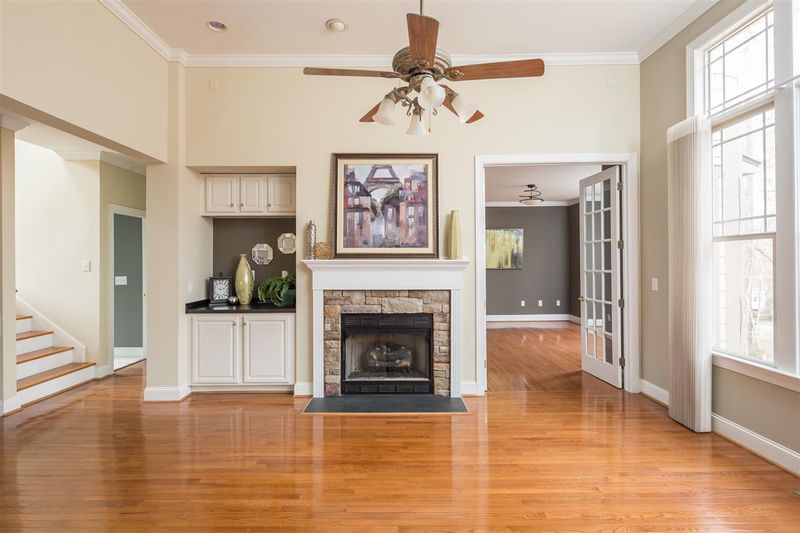 4832 Crestmore Rd, Raleigh, NC 27612