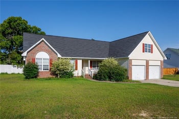 4832 Miranda Dr, Hope Mills, NC 28348