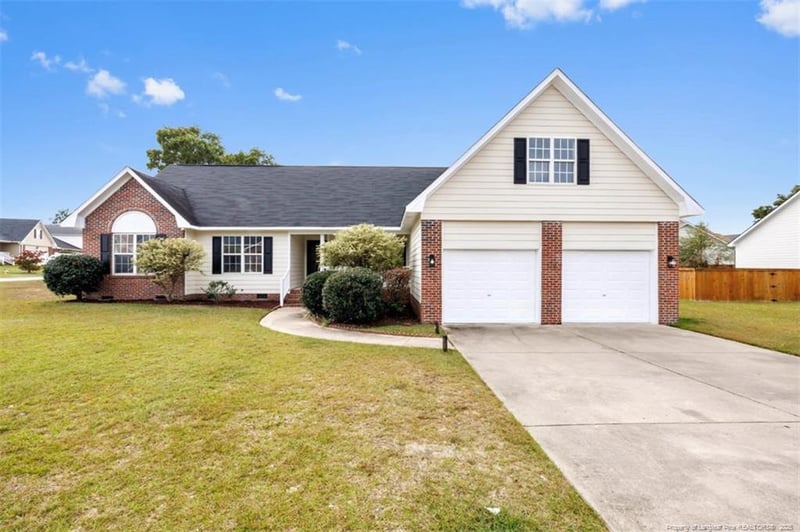 4832 Miranda Dr, Hope Mills, NC 28348